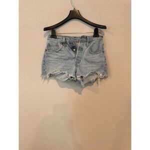 Levi's‎ Women's Size 25 Light Wash Denim Distressed Shorts